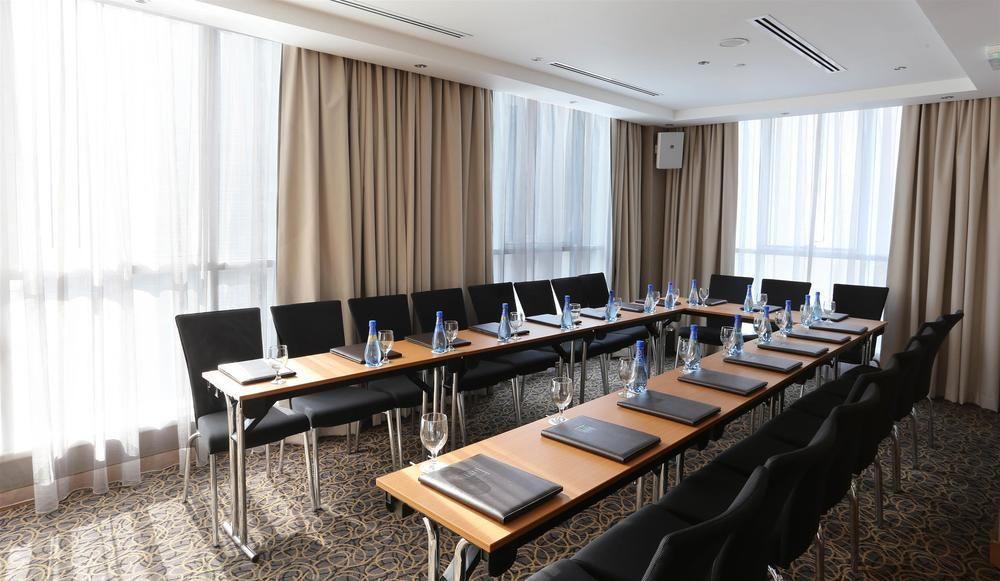 Tryp By Wyndham Center 4* Abu Dhabi