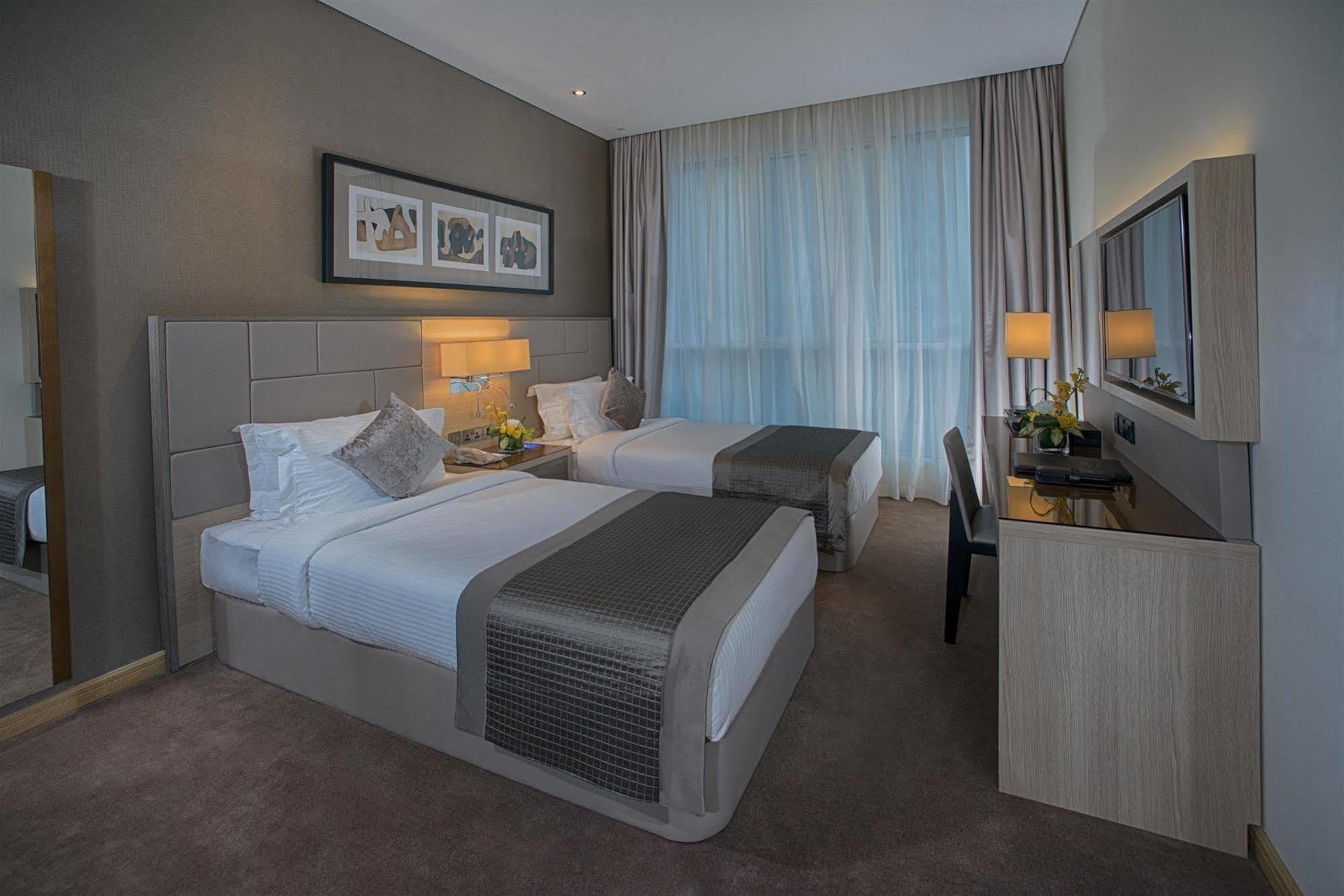 Hotel Tryp By Wyndham Center 4*